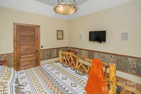 Bedroom - 75 Mountainside Rd, Franklin, NC 28734 photo 8 of 14