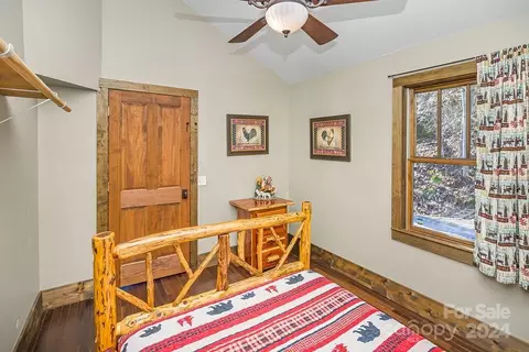 Bedroom - 75 Mountainside Rd, Franklin, NC 28734 photo 12 of 14