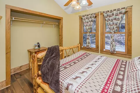 Bedroom - 75 Mountainside Rd, Franklin, NC 28734 photo 3 of 14