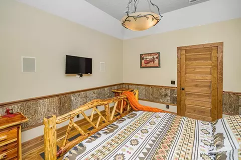 Bedroom - 75 Mountainside Rd, Franklin, NC 28734 photo 10 of 14