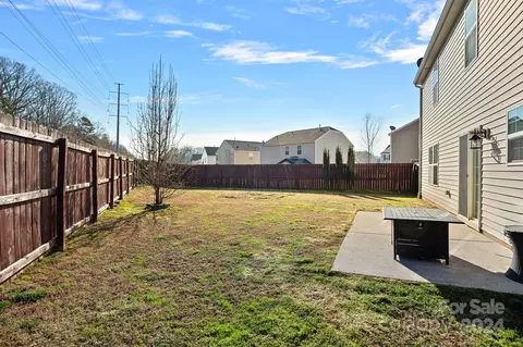 Exterior - 323 Lind Point Ln, Monroe, NC 28110 photo 2 of 4