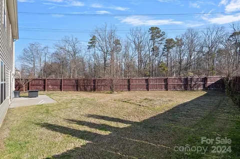 Exterior - 323 Lind Point Ln, Monroe, NC 28110 photo 4 of 4