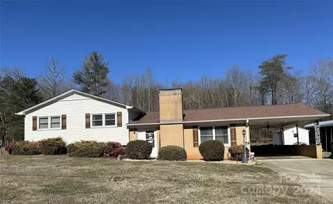102 Westway Dr, Morganton, NC 28655