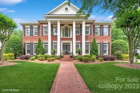 9102 Summer Club Rd, Charlotte, NC 28277
