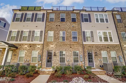 5048 Harrowsmith Ln, Charlotte, NC 28204