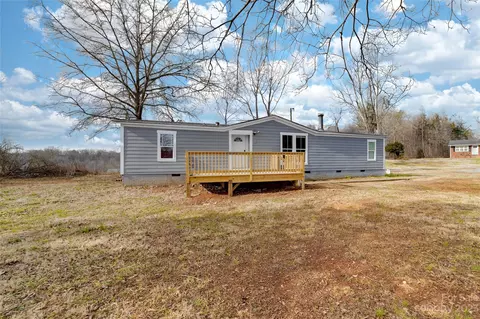 90 Craig St, Mount Holly, NC 28120