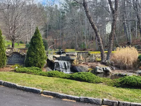 145 Ivywood 10 Ln #10, Laurel Park, NC 28739