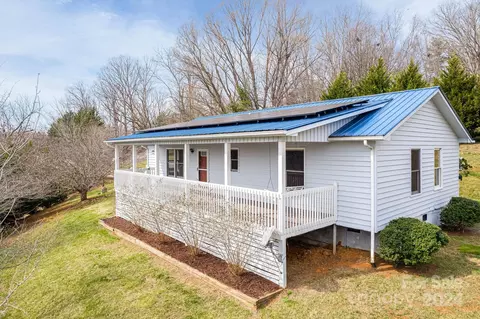 103 Clayton Dr, Weaverville, NC 28787