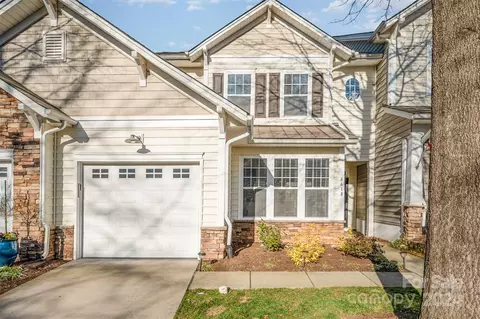 8618 Brookings Dr, Charlotte, NC 28269