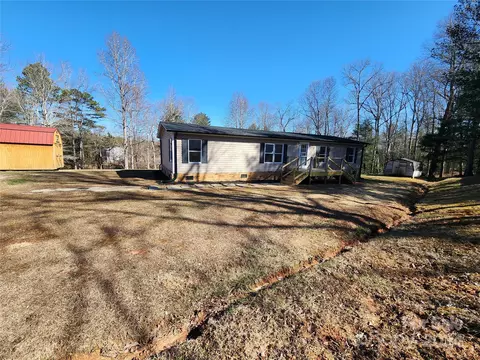 Exterior - 4422 Bennett Rd, Morganton, NC 28655 photo 2 of 7