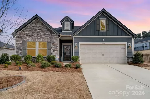 7633 Porrera St, Charlotte, NC 28214