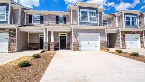234 Creekview Rd, Hendersonville, NC 28792