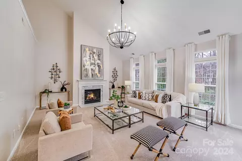 10228 Berkeley Pond Dr, Charlotte, NC 28277