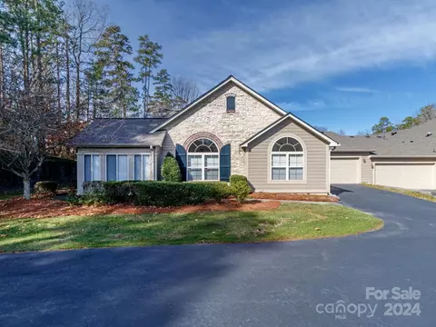 2752 Polo Club Blvd, Matthews, NC 28105