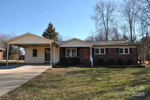 125 Hoots Ln, Statesville, NC 28625