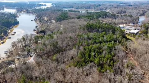 3400 Mount Pleasant Rd, Sherrills Ford, NC 28673
