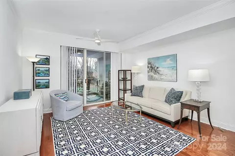 300 W 5th 226 St #226, Charlotte, NC 28202