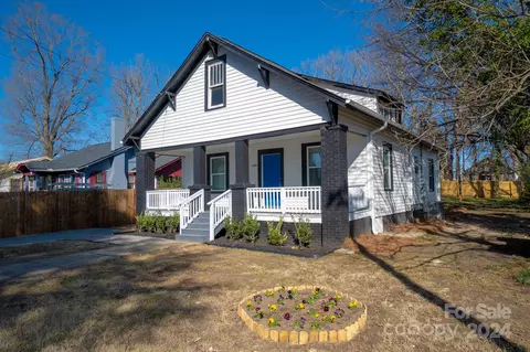 549 Monroe St, Statesville, NC 28677