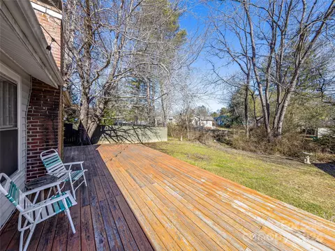 Exterior - 433 S Broad St, Brevard, NC 28712 photo 5 of 6