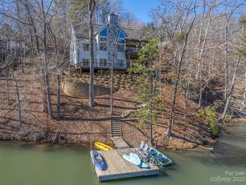 342 W Lake N Dr N, Lake Lure, NC 28746