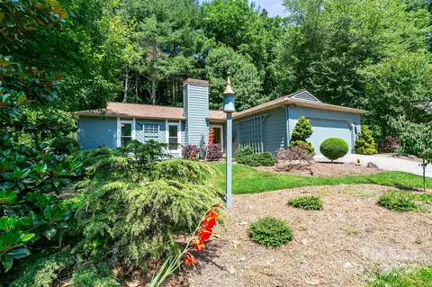 5 Lapsley Ln, Arden, NC 28704