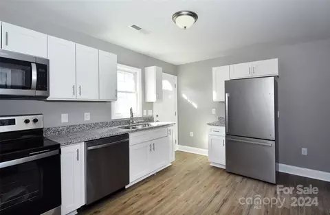 Kitchen - 800 Dodson Mill Rd, Pilot Mountain, NC 27041 photo 3 of 6