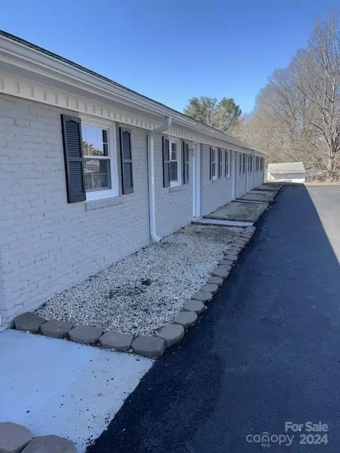 Exterior - 800 Dodson Mill Rd, Pilot Mountain, NC 27041 photo 8 of 10