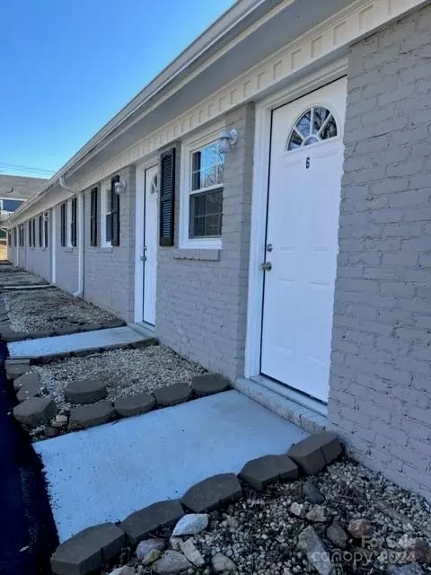 Exterior - 800 Dodson Mill Rd, Pilot Mountain, NC 27041 photo 3 of 10