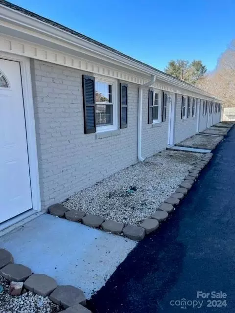 Exterior - 800 Dodson Mill Rd, Pilot Mountain, NC 27041 photo 2 of 10