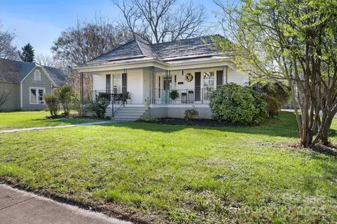 627 W Sharpe St, Statesville, NC 28677