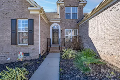 1046 Pepperwood Pl, Lake Wylie, SC 29710