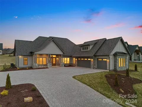 696 Daniel Circle 83 Dr #83, Mills River, NC 28759
