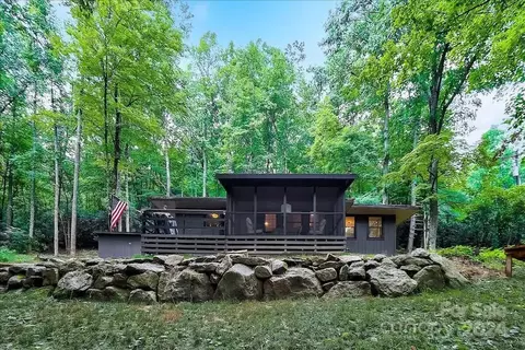 117 Bear Rock Rd, Hendersonville, NC 28739