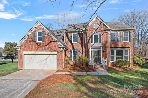 8702 Twin Trail Dr, Huntersville, NC 28078