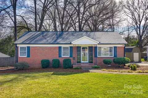 1200 E Woodlawn Rd, Charlotte, NC 28209