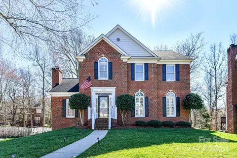 216 Rosedale Ln, Matthews, NC 28105