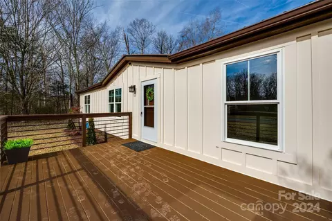 Exterior - 3009 Crystal Dr, Midland, NC 28107 photo 2 of 7