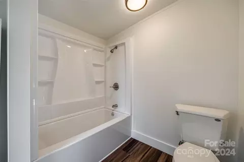 Bath - 3009 Crystal Dr, Midland, NC 28107 photo 3 of 3