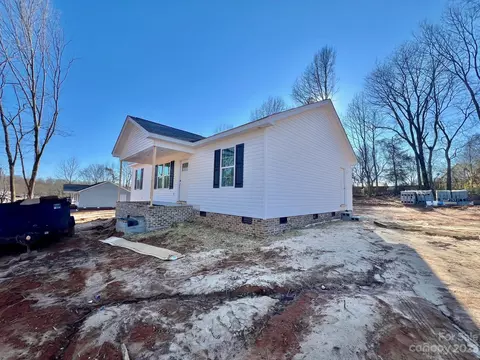 71 Wilson Ln, Taylorsville, NC 28681
