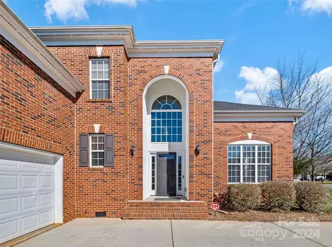 8503 Enfield Ct, Waxhaw, NC 28173