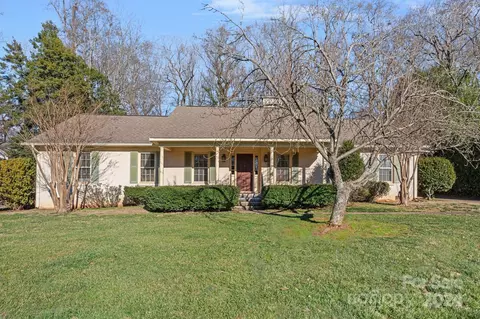 6832 Newhall Rd, Charlotte, NC 28270
