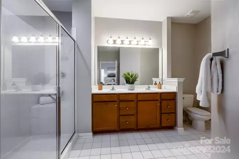 Bath - 507 Sailview Dr, Tega Cay, SC 29708 photo 2 of 3