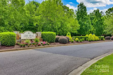Exterior - 507 Sailview Dr, Tega Cay, SC 29708 photo 7 of 9