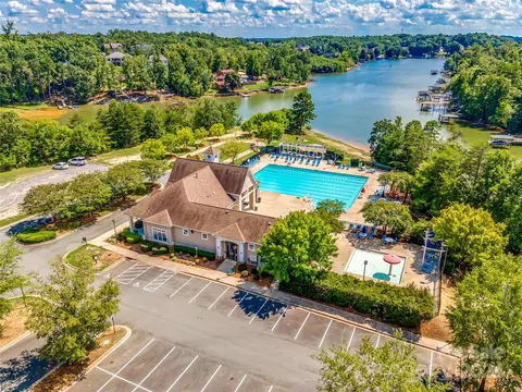 Exterior - 507 Sailview Dr, Tega Cay, SC 29708 photo 8 of 9