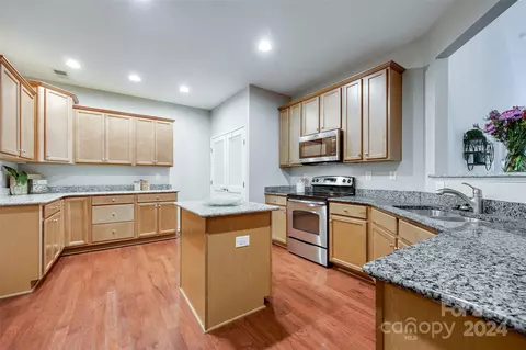 Kitchen - 507 Sailview Dr, Tega Cay, SC 29708 photo 1 of 4