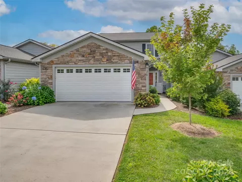 36 Holiday Dr, Arden, NC 28704