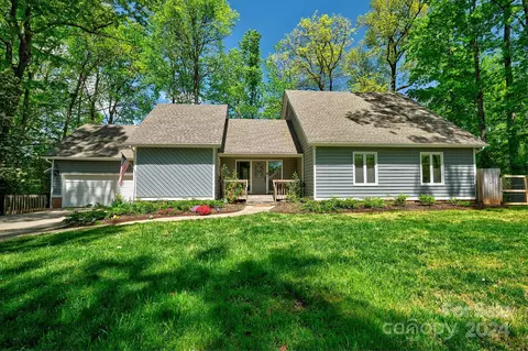 57 Honeysuckle Woods Woods, Lake Wylie, SC 29710