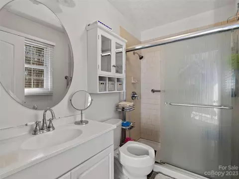 Bath - 340 Camelot Dr, Clyde, NC 28721 photo 2 of 2
