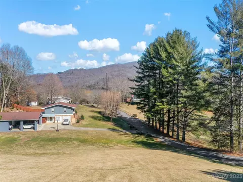 View/Area - 340 Camelot Dr, Clyde, NC 28721 photo 1 of 1