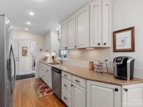 Kitchen - 340 Camelot Dr, Clyde, NC 28721 photo 1 of 2
